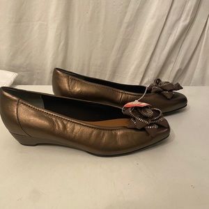 Mark Lemp brown bronze flats 7.5WW NWT